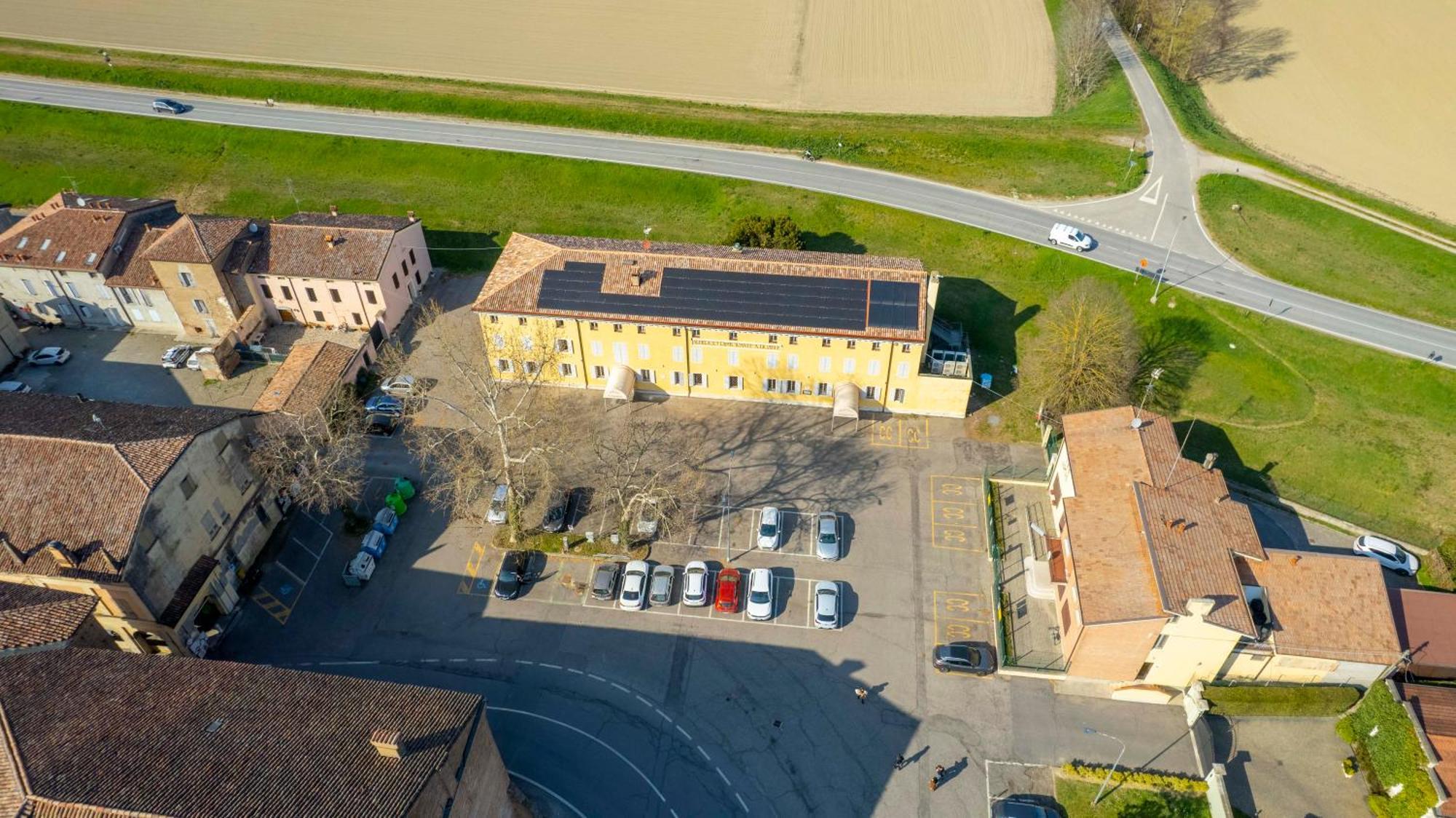 Albergo Ligabue กวสตันญา ภายนอก รูปภาพ