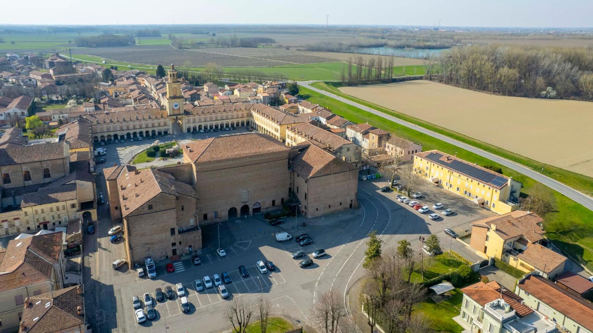 Albergo Ligabue กวสตันญา ภายนอก รูปภาพ